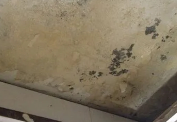 汉南阳台漏水维修公司分享下汉南卫生间渗水维修需要注意哪些问题。